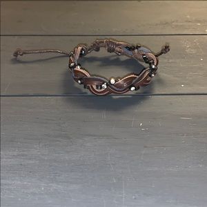 Cute brown bracelet with diamonds